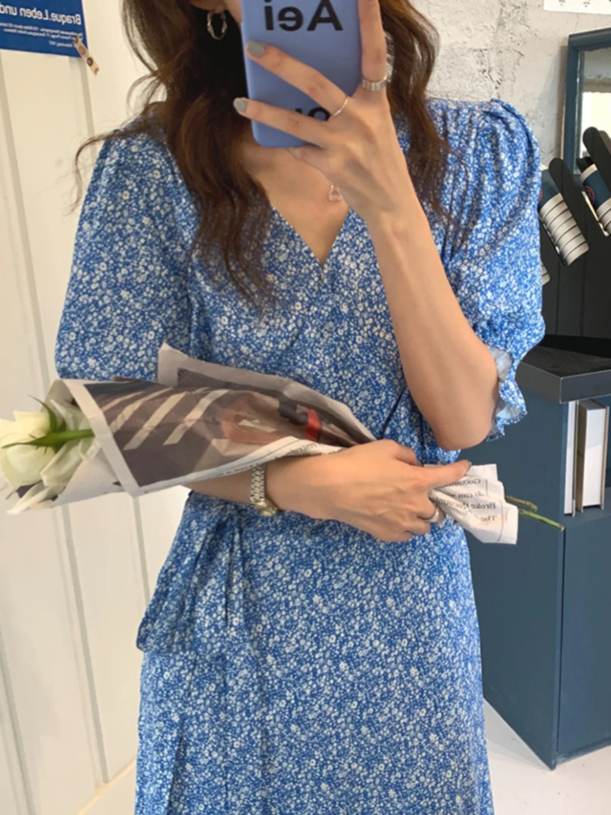 กระโปรงทรงเอ ผ้าพัฟฟ์ ลายดอกไม้สีฟ้า  สำหรับผู้หญิง เอวสูง มีเข็มขัด  แบบไขว้  สไตล์เกาหลี  สำหรับฤดูใบไม้ผลิและฤดูร้อน