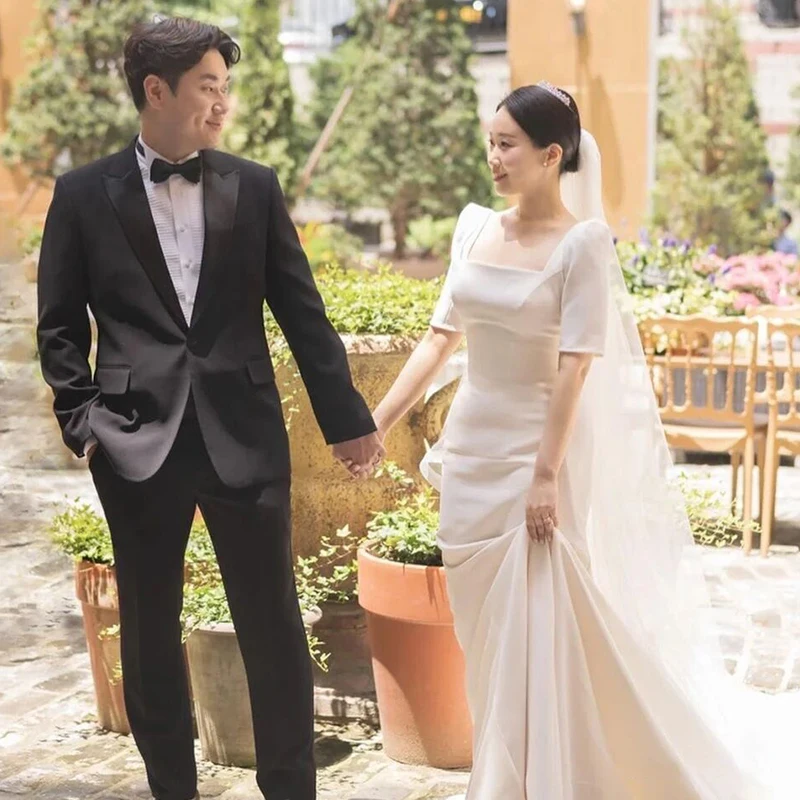 เกาหลีซาตินครึ่งแขนงาช้างชุดแต่งงาน 웨딩드레스 สแควร์ Vestidos De Novia กวาดรถไฟ Robe De Mariée ชุดเจ้าสาว