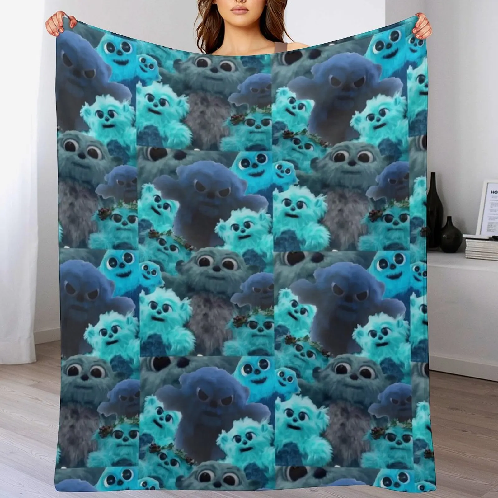 

BEEBOS GALORE! - Beebo From DC's Legends of Tomorrow Throw Blanket Beautifuls Retros Blankets