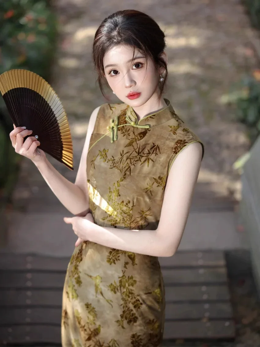

Весна/Лето 2023, плюшевый Cheongsam без рукавов с крашением галстука, новый китайский стиль, высококачественный утягивающий Cheongsam без рукавов ﻿