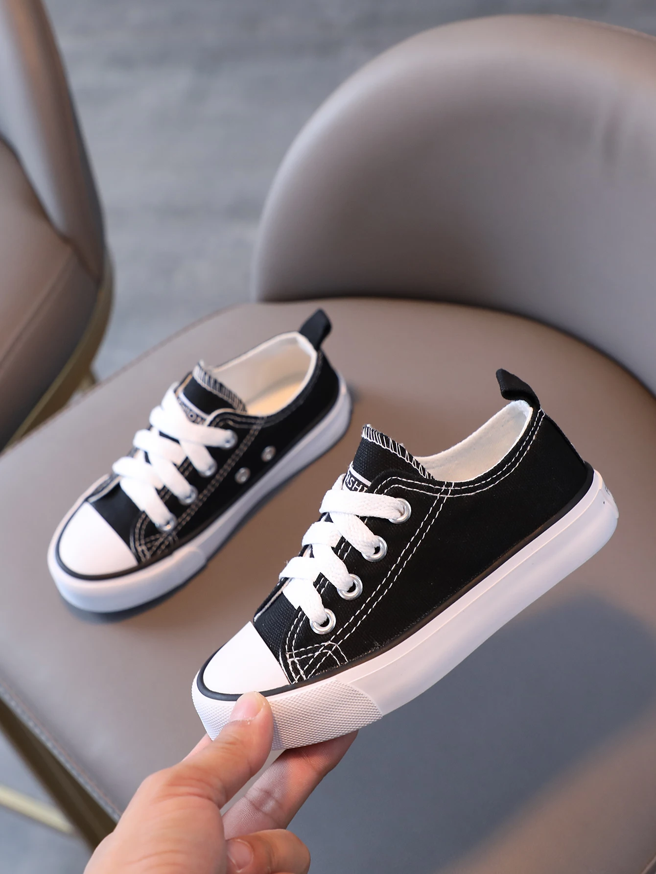 Chaussures en toile pour garçons et filles, chaussures décontractées confortables et polyvalentes, chaussures plates en toile pour enfants à la mode