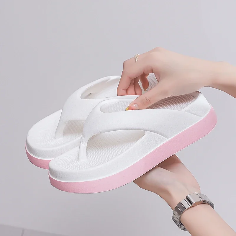 

2025 trend Casual Platform Sandals non-slip Outdoor slippers Unique features Flat sandals Woman flip flops Popular Design Shoes