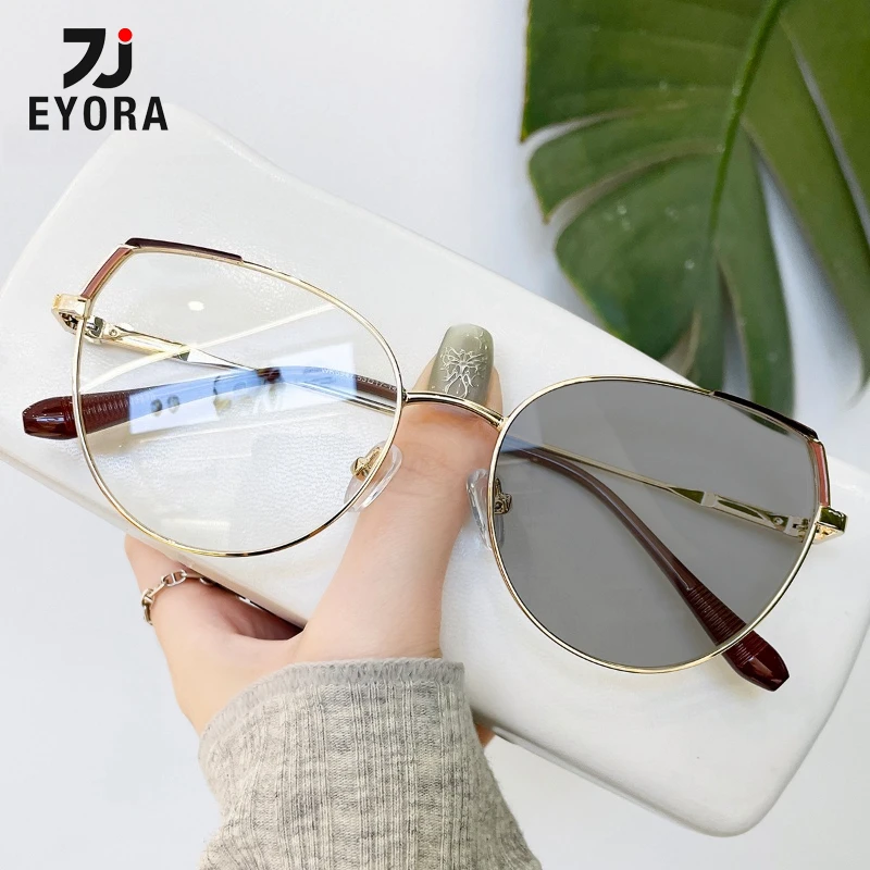 

EYORA Fashion Metal Anti-Reflective Reading Glasses Anti Blue Light Myopia and Hyperopia Photochromic Prescription Eyewear Lens