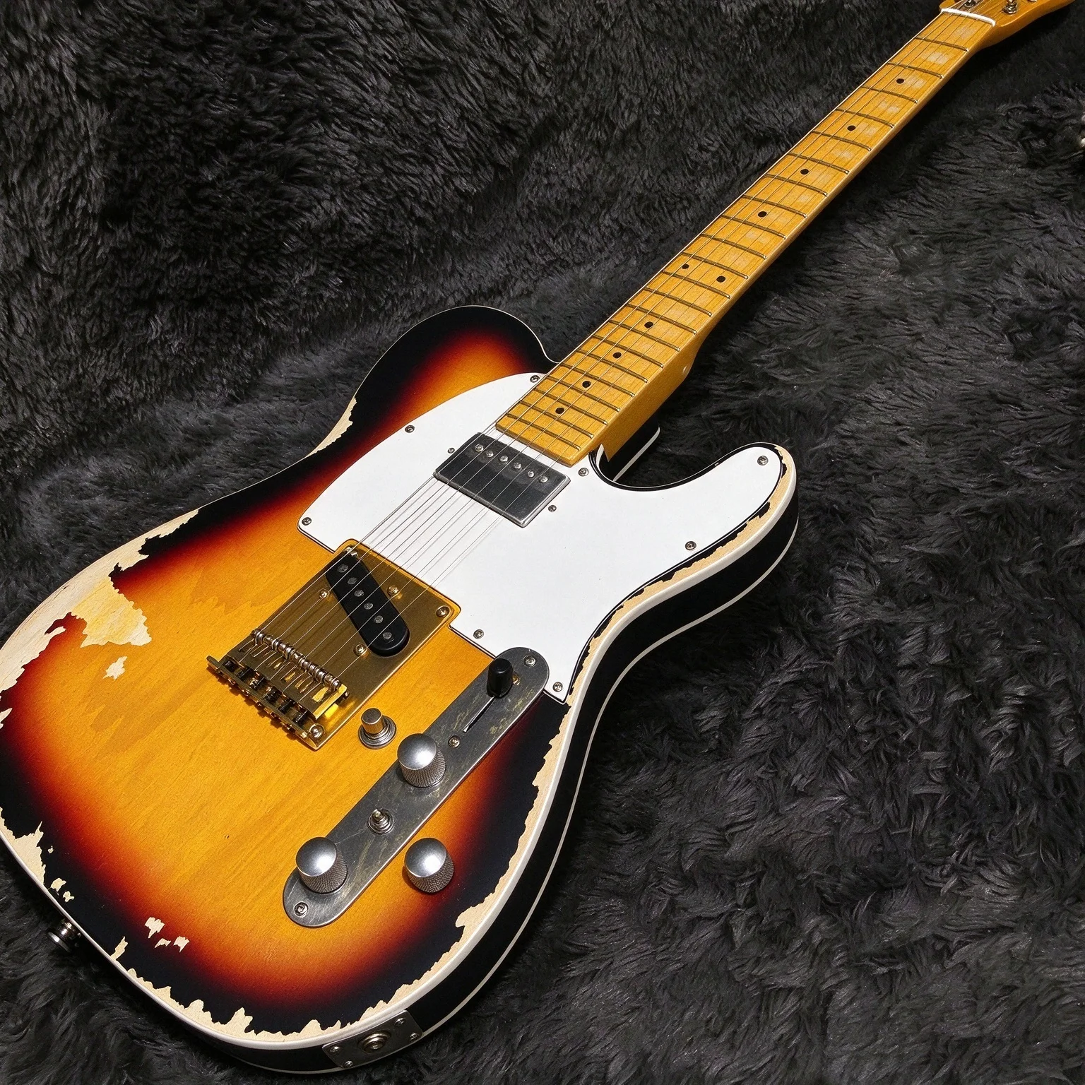 Vintage 6 String Electric Guitar,3 Tone Sunburst,Alder Solid Body,Maple Fretboard,SH Pickups,Aged Hardware,Professional Guitar