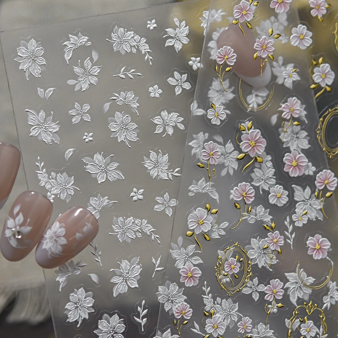 Fiore di camelia dorato Bordo vintage Tenero Petalo bianco Foglie Fiore di pesco Giglio Adesivi per nail art Decorazioni Decalcomanie per manicure