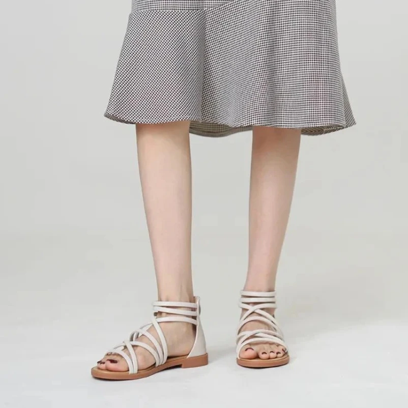 

Новинка 2024, большие размеры 36–42, женские шлепанцы на плоской подошве, женские летние модные повседневные сандалии с универсальным ремешком Sandalia Feminina