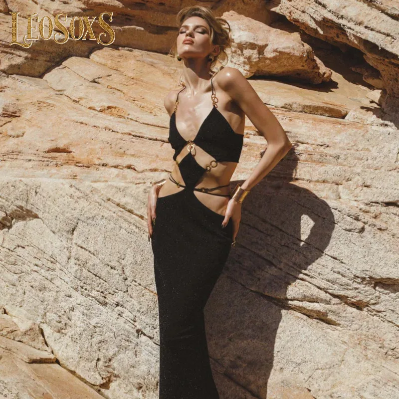 

LEOSOXS Летнее металлическое кольцо Сексуальное вечернее платье для вечеринок Женское черное облегающее платье макси с перекрестными бретелями с вырезами и цепоччными акцентами