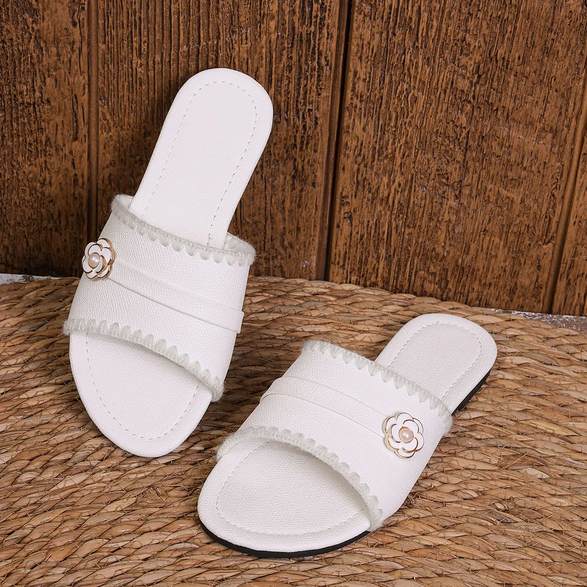Summer Flat Casual Beach Slippers for Women 2026 New Model Cross-Border Trade Large Size Lightweight Vacation Daily Office Commute Casual Sandals