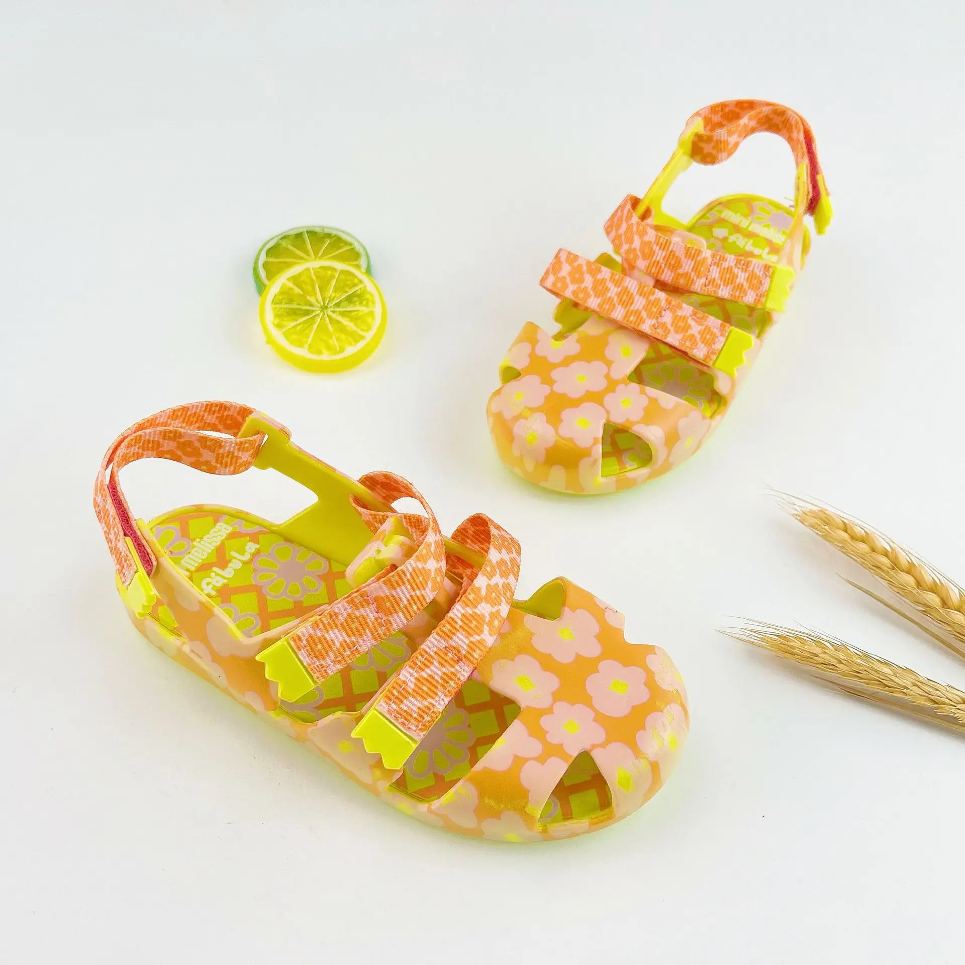 Boys and Girls Sandals 2024 New Summer Children Baby Beach Closed Toe Soft Sole Jelly Shoes