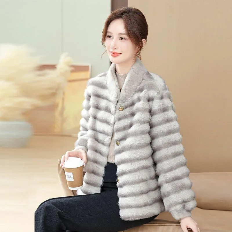 Thickened Elegant Light Luxury Fashionable Casual Winter Short Loose Plush Short Coat Slimming Internet Celebrity Women Outcoat