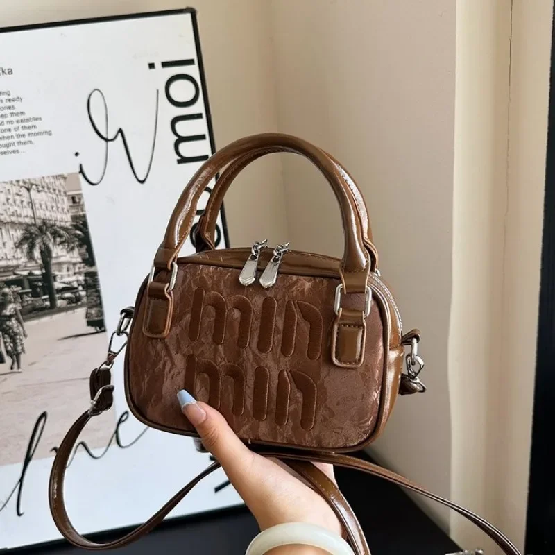 

Luxe Soft-Touch Diaper Bag Handbag One Shoulder Airport Trip Large Capacity Exquisite Glamorous Functional Trendy Chic Timeless