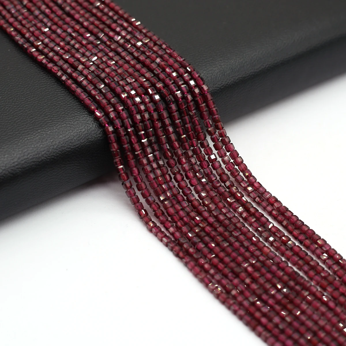 Facted Beads 2mm Natural Stones Burgundy Garnet Loose Beads for Women Jewelry Making DIY Bracelet Necklace 38cm