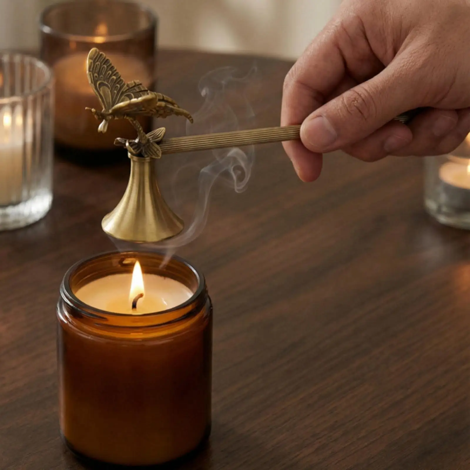 

Элегантный латунный гаситель для свечей с длинной ручкой для столбчатых свечей и декора подсвечников