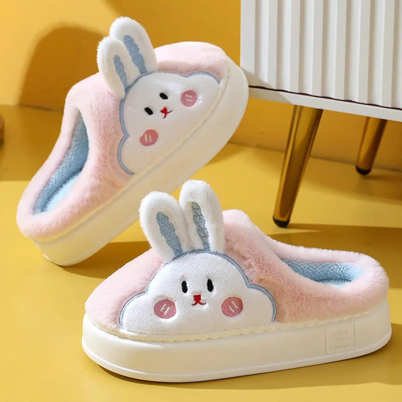 Women cotton slippers 2024 winter indoor anti slip warm thick soled cute cartoon couple plush slippers home comfort men slippers