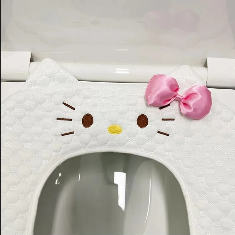 وسادة مقعد المرحاض Miniso Sanrio Hello Kitty اللطيفة الكرتونية، غطاء مقعد المرحاض العالمي للفصول الأربعة.