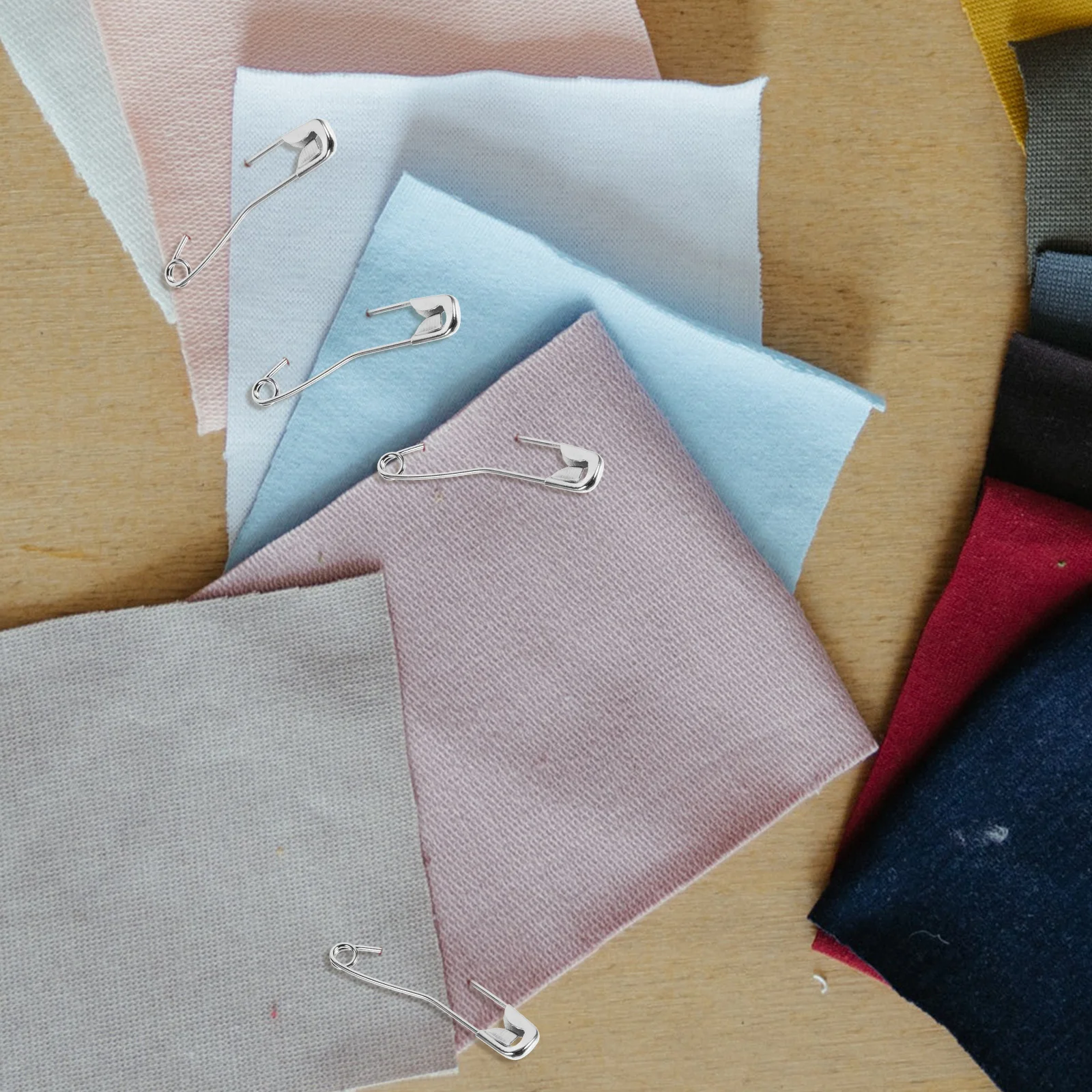 

200Pcs Safety Pins Stainless Steel Curved Durable Pins for Sewing DIY Crafts Quilting Projects Curved Safety Pin for Quilting