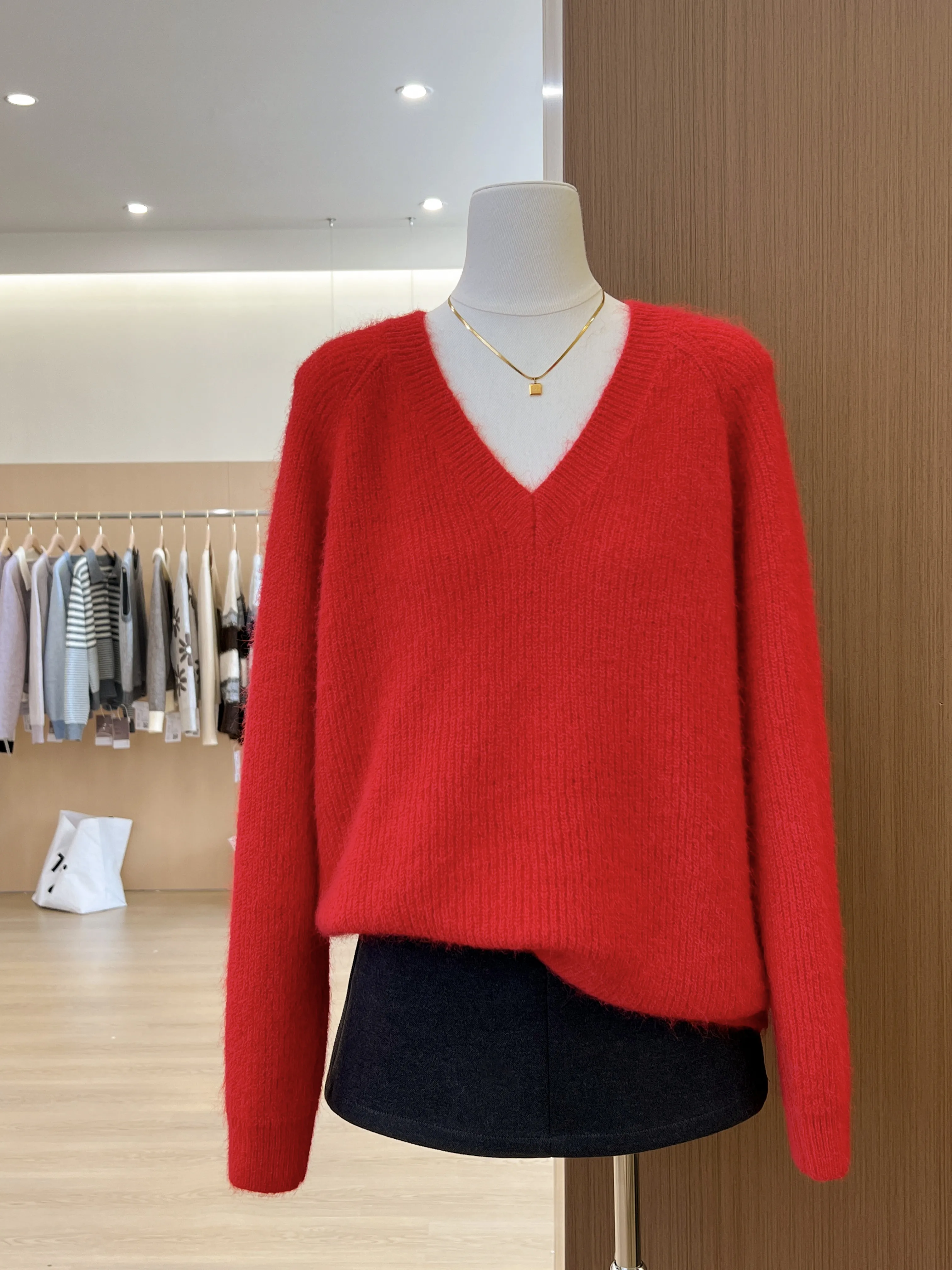 

Высококачественный ленивый шикарный свитер из мохера с v-образным вырезом, женский осенне-зимний свободный облегающий вязаный топ, уникальная блузка