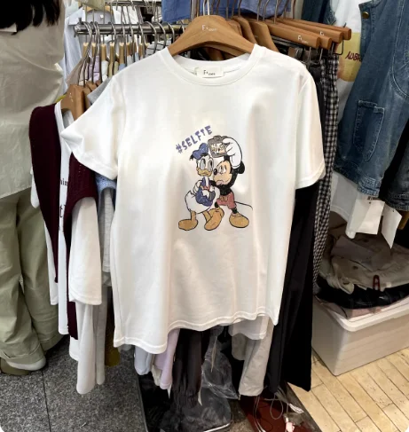 

MINISO Fun Disney Cartoon Mickey Print Loose Short Sleeve T-Shirts Women Men Couple Versatile Fashionable Tees Hot-selling