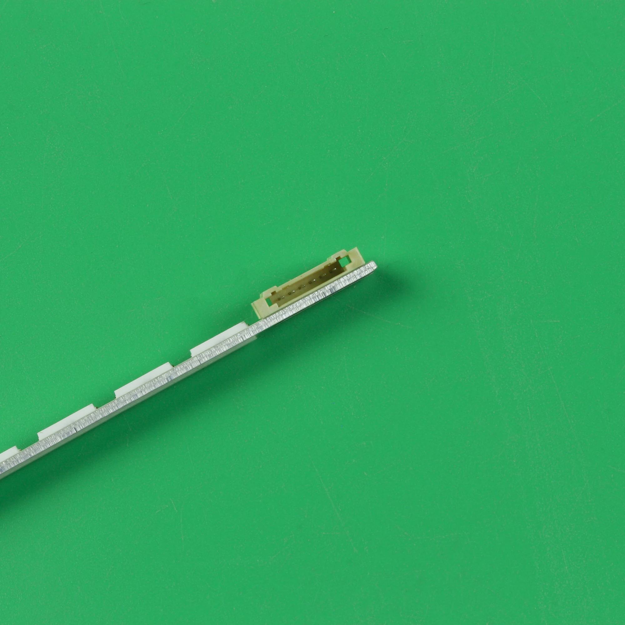 Striscia LED T27H390SIX LT27H390SIX LT27H395SIX LT27D590 M2LE M3LE-270SM0-R2 R0 R4 CY-MJ270BNLV1V CY-MH270BGLV1V 2013SVS27 7020 V1