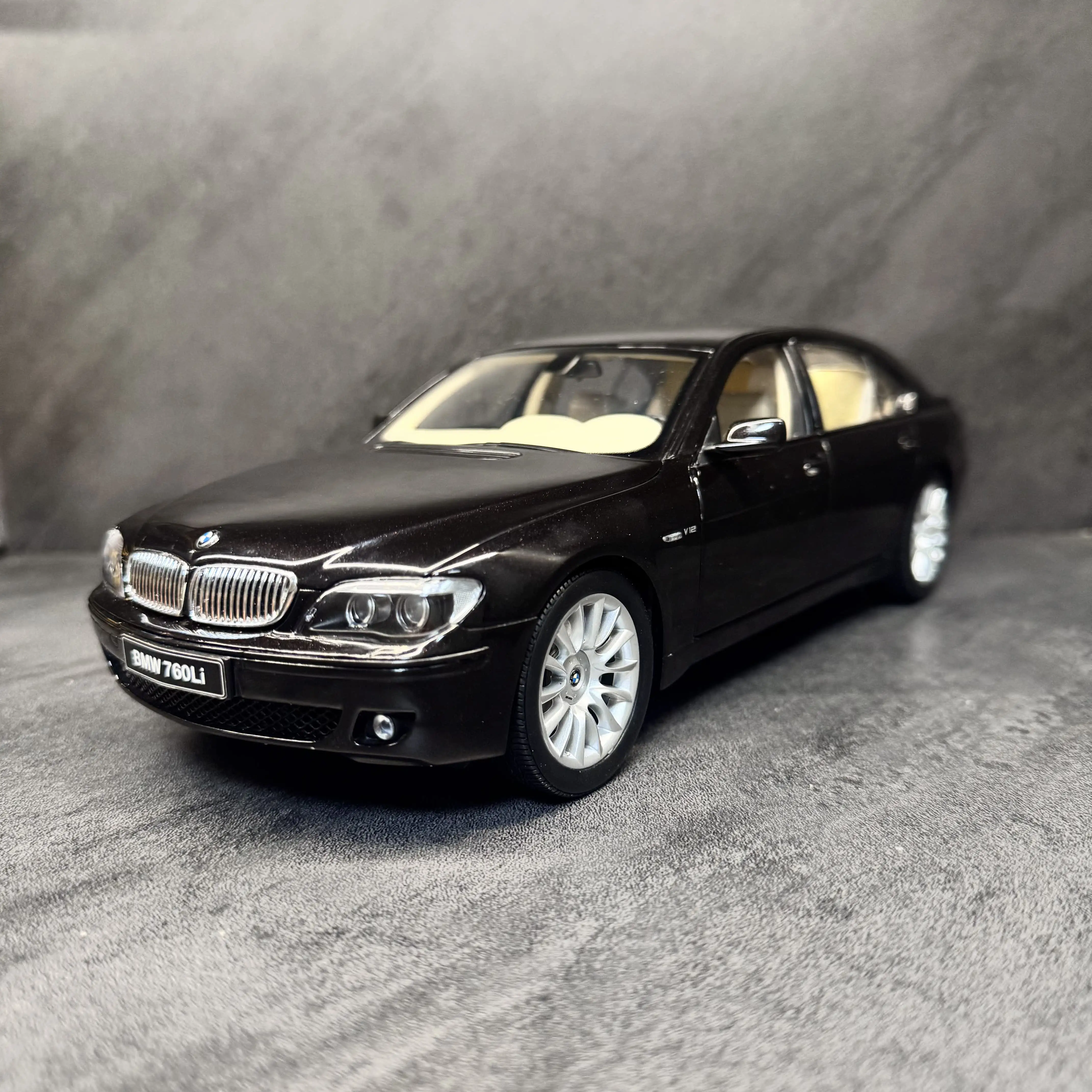 Kyosho 1:18 760li E66 Individual Black Simulation Limited Edition All Open Alloy Metal Static Car Model Toy Gift