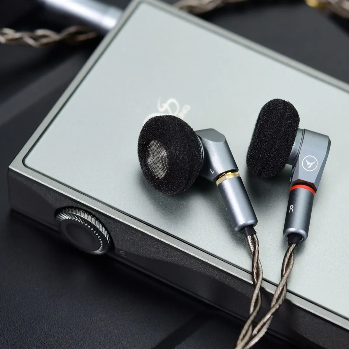 

Yincrow Buffalo Earbud 15.3mm Topclass Dynamic Driver Wired Flat-head Earphone 2-in-1 Plug Detachable MMCX Audio Music HiFi IEM