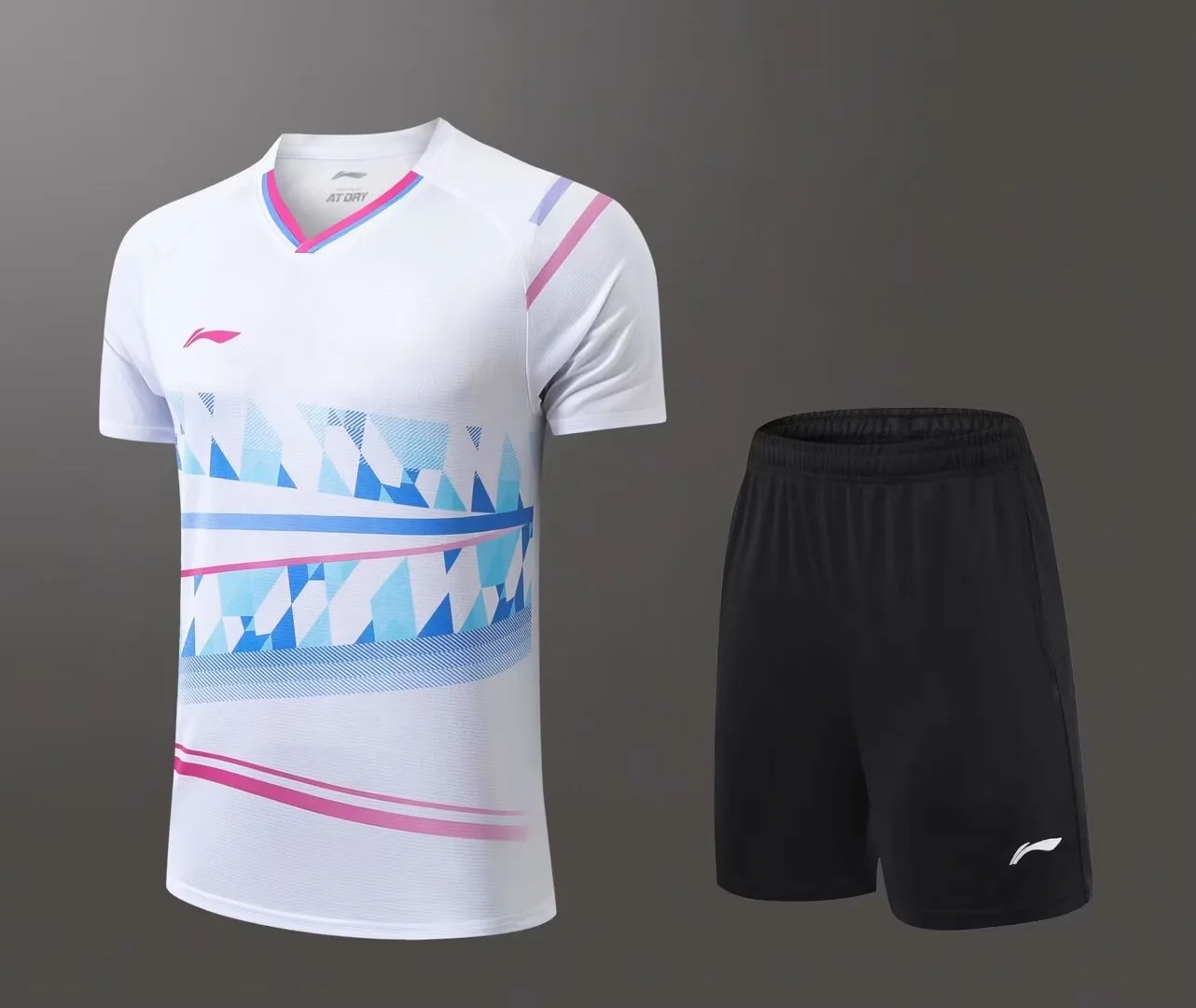 Рисунок 6 - Мужские и женские футболки и шорты