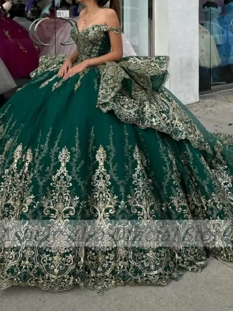 Custom Made Emerald Quinceanera Dresses Off Shoulder Gold Lace Applique Ball Gown Sweet 15 16 Birthday Party Prom Dress Vestido