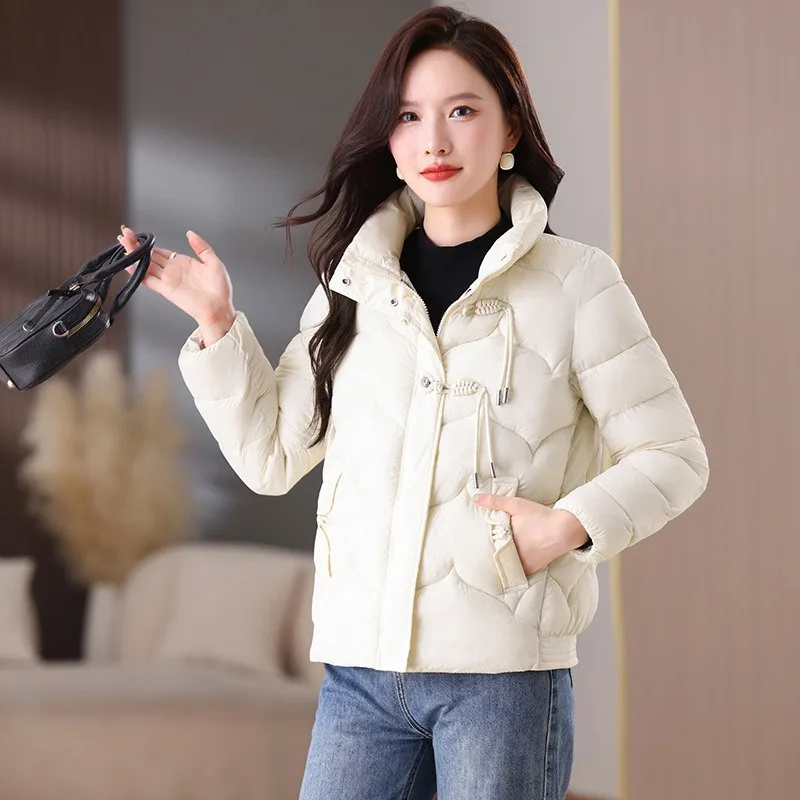 

2025 женская короткая стеганая куртка из хлопка, свободные пальто с воротником-стойкой, зимняя тонкая толстая женская верхняя одежда в китайском стиле