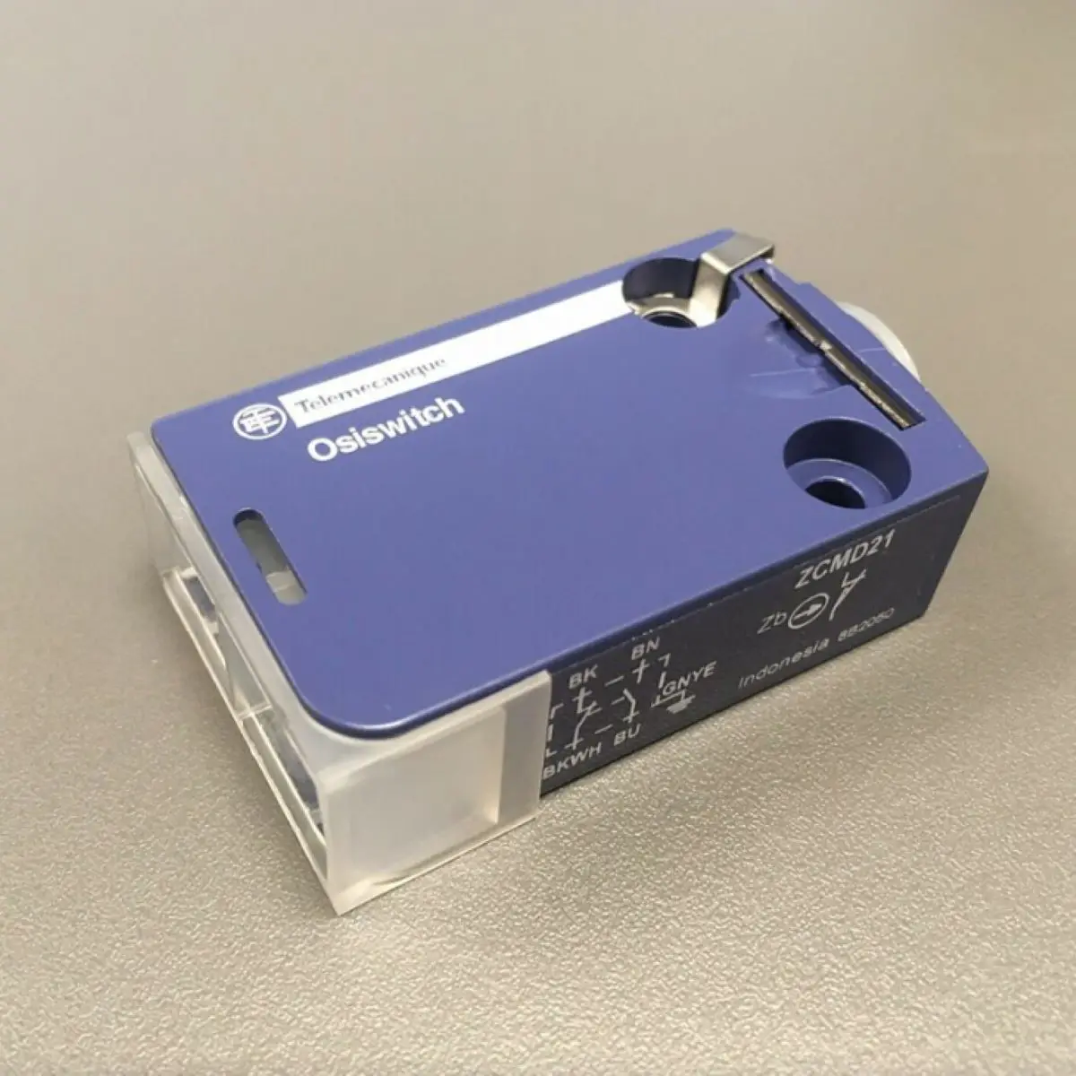 

Выключатели для путешествий XC Standard, ZCMD, 1NC+1 NO, серебристые, с мгновенным действием ZCMD21