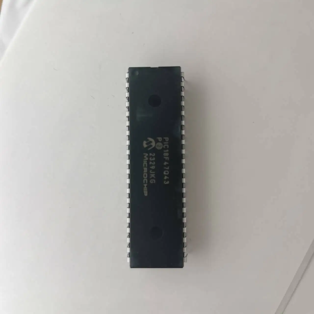 1PCS PIC18F47Q43 PIC18F47Q43-I/P   8-bit microcontroller chip IC imported brand new original stock