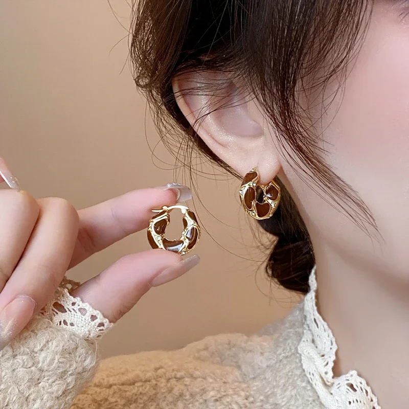 Advanced Design Coffee Colored Enamel Inlaid Zircon Metal Hoop Earrings An Unusual Accessory for Women in 2024 Luxurious Jewelry