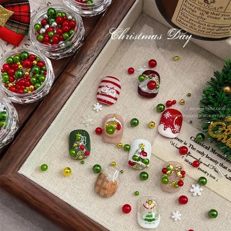 1 caja de diamantes de imitación navideños para uñas, perlas rojas/verdes, tamaño mixto, cuentas coloridas nacaradas, dijes, joyería de manicura navideña