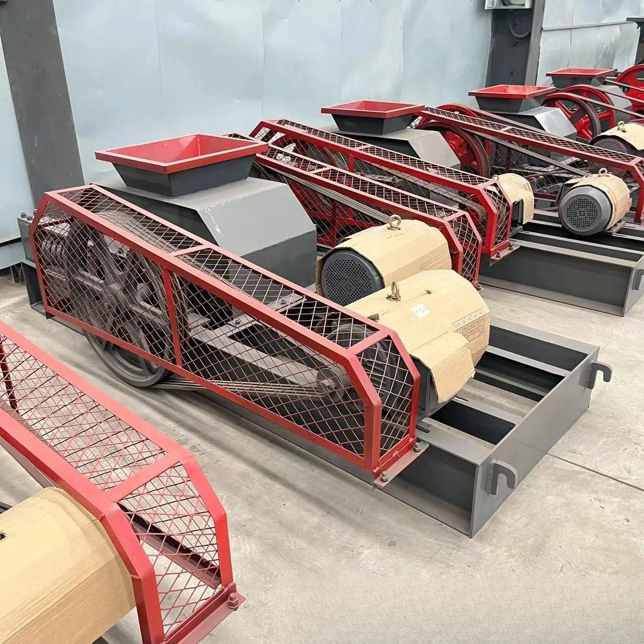 Crusher Wolf Tooth Crusher Large Hydraulic Double Roller Crushing For Sunflower Seed Stone Glass Sand Making Machine