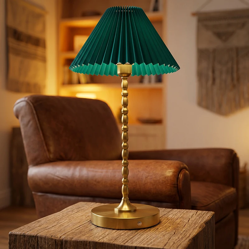 Classic Living Room Retro Fabric Rechargeable Desk Light for Wedding Table Decor Restaurant Ambience Vintage Cordless Table Lamp