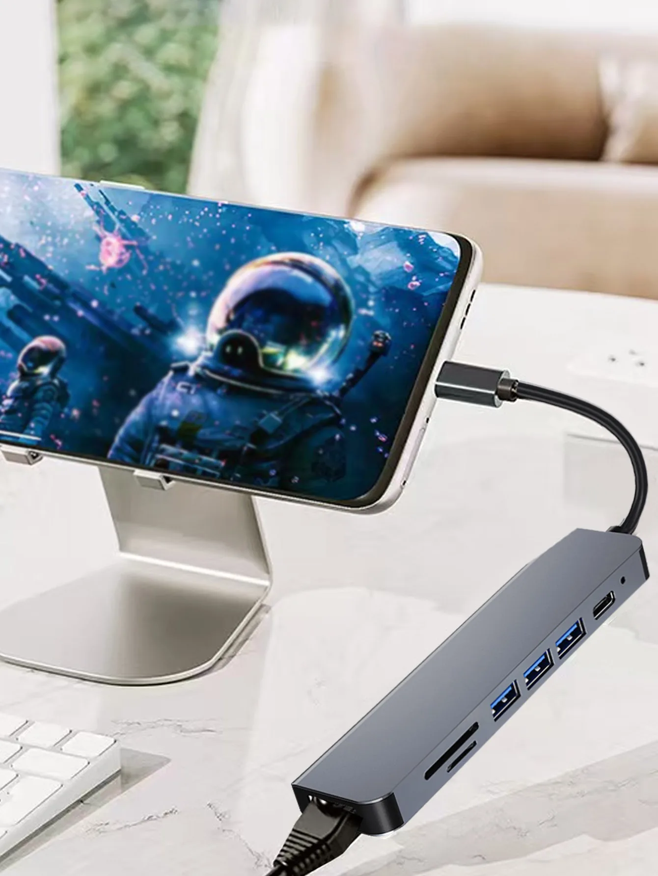 Picture 3: Cross-border 7-in-1 USB hub with Type-C interface, multi-port USB expansion dock, multi-functional USB hub