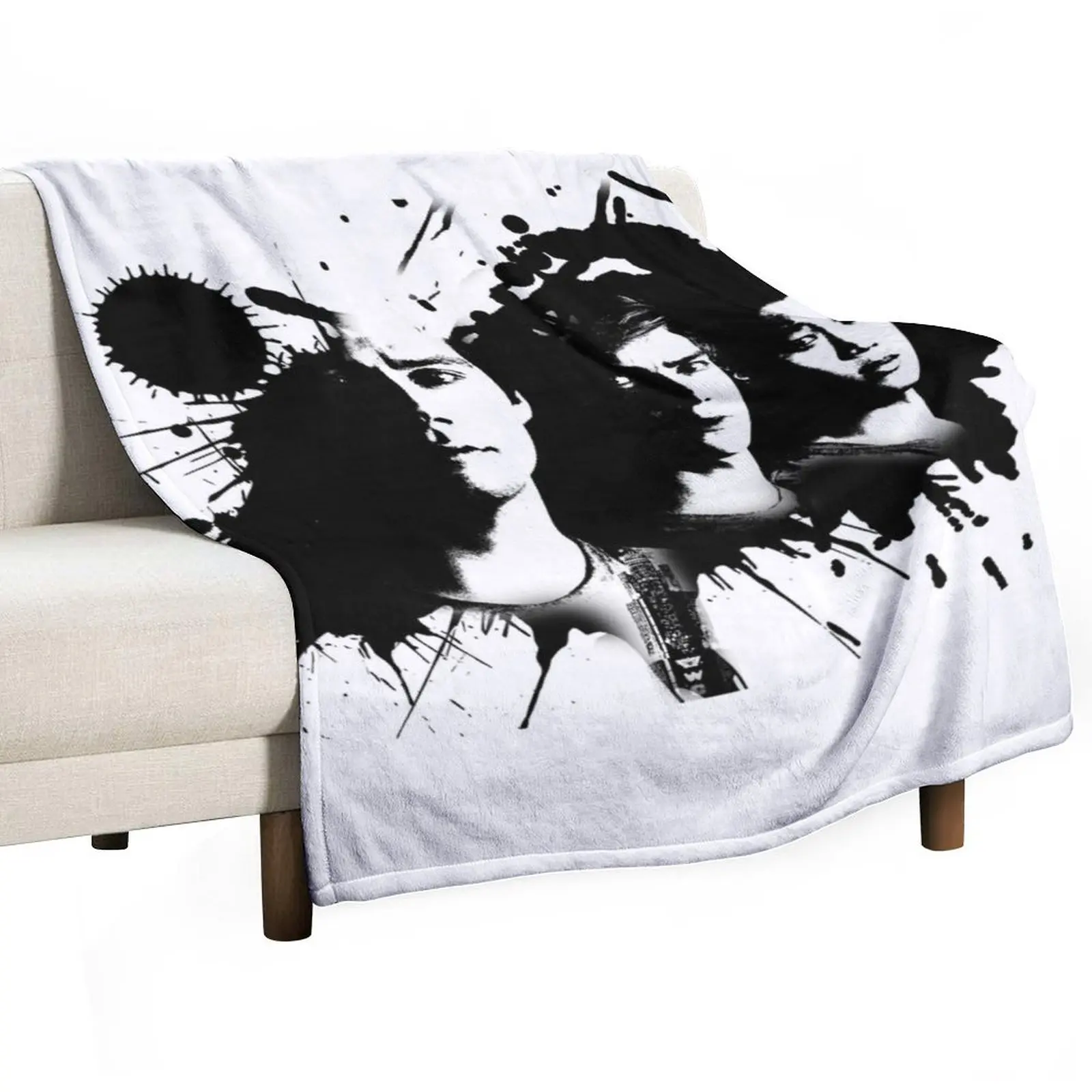 

Thomas, Newt and Minho - Maze Runner Death Cure Throw Blanket Plush sofa bed Flannel Furrys Blankets