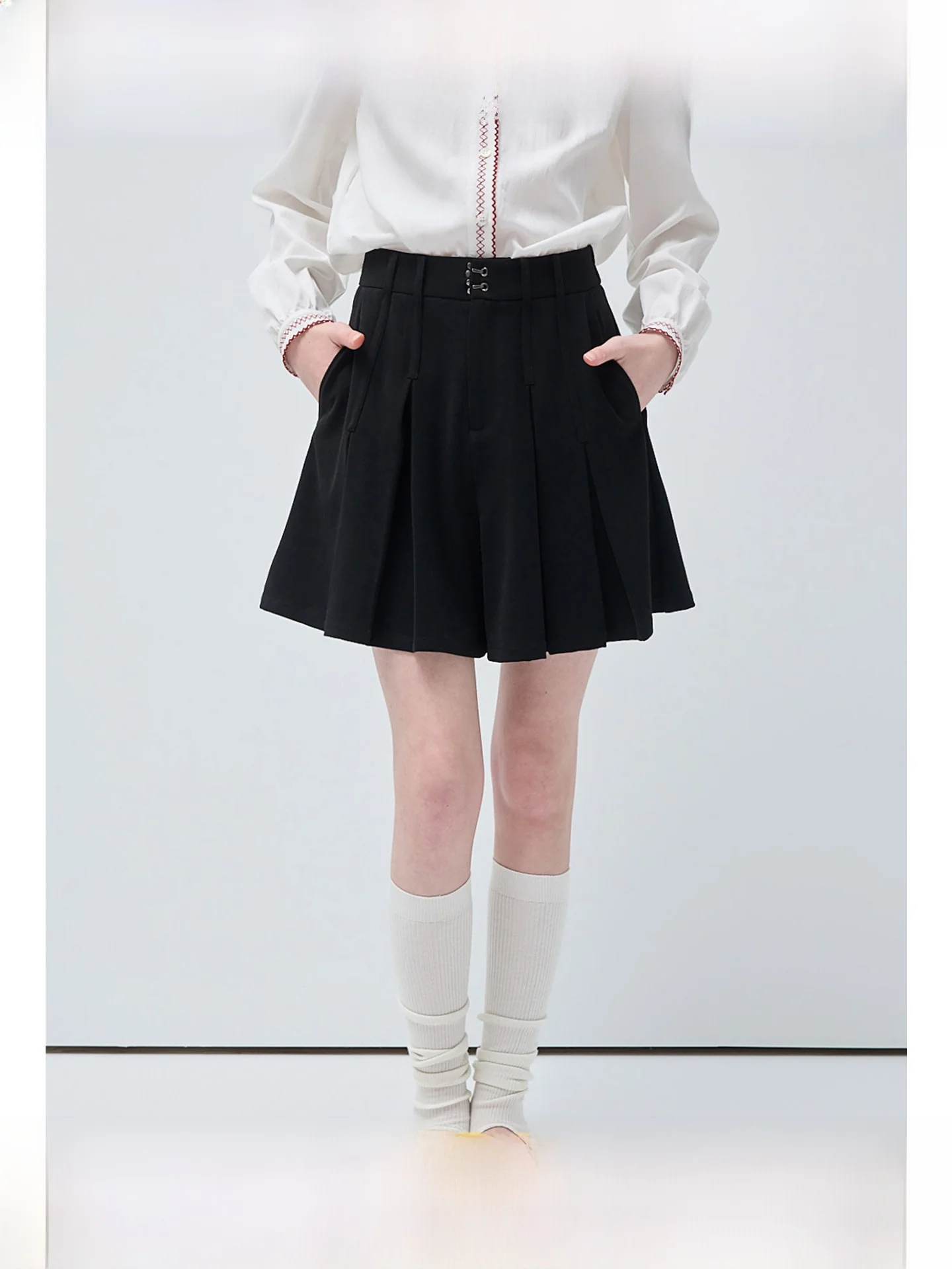 

High Waist A-Line Wide Leg ort Pants for plus Size Women Bla Pleated Skirt Pants Slimming Effect Spring Seasonal Wear