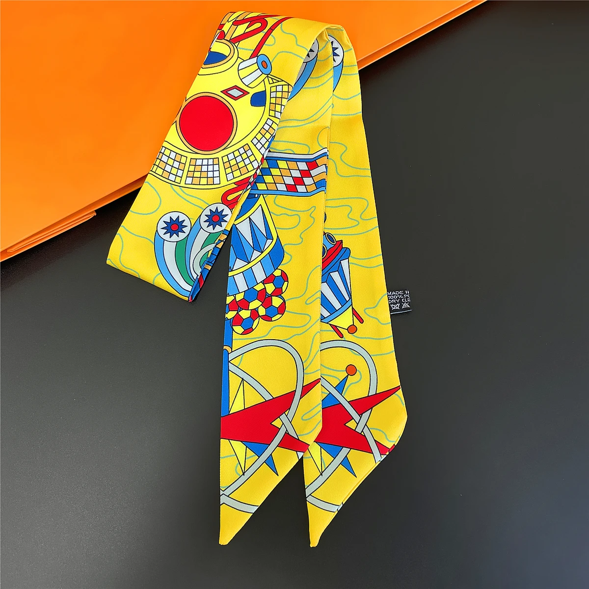 2024 Design Scarf Women Luxury Brand Silk Scarf Fashion Aerospace Warehouse Hair Headband Foulard Skinny Bag Scarves Neckerchief