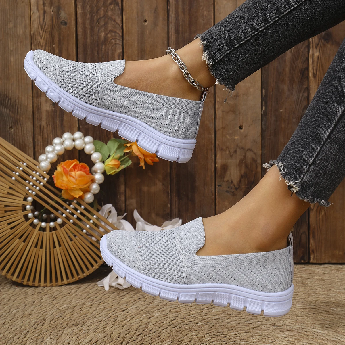 أحذية رياضية للنساء أحذية نسائية كاجوال شبكية قابلة للتنفس لربيع وخريف جديدة بلون سادة وفم ضحل أحذية مشي خارجية #4