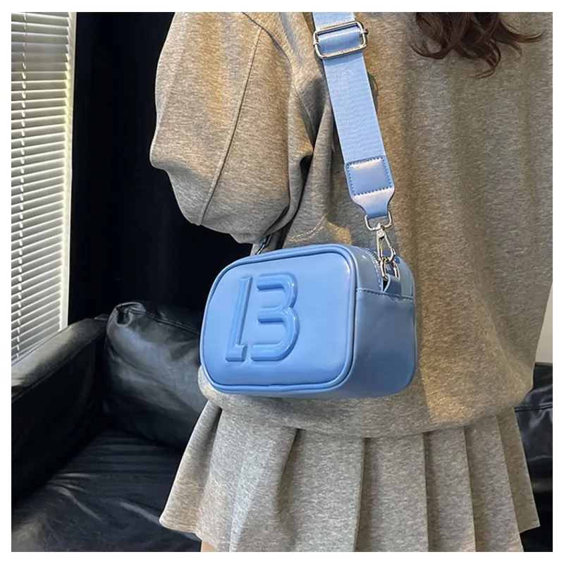 

2025 Women's Fashion Camera Bag - Minimalist Square Crossbody & Shoulder Purse, Compact Handbag for Daily Commute Functional