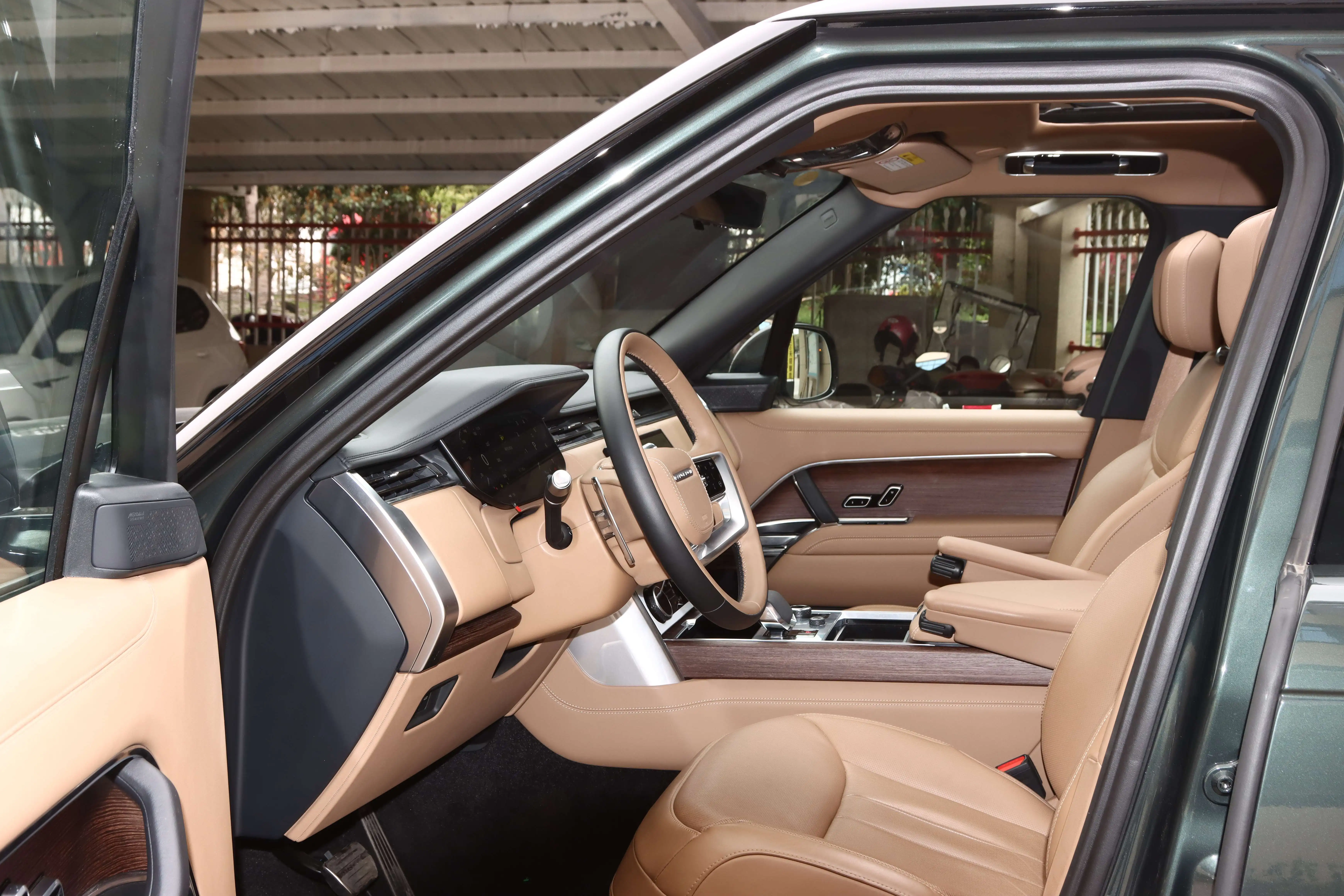 Luxury r Interior Upgrade Kit with Electric Rear Car Seat Made of Durable Leather for  Range Rover