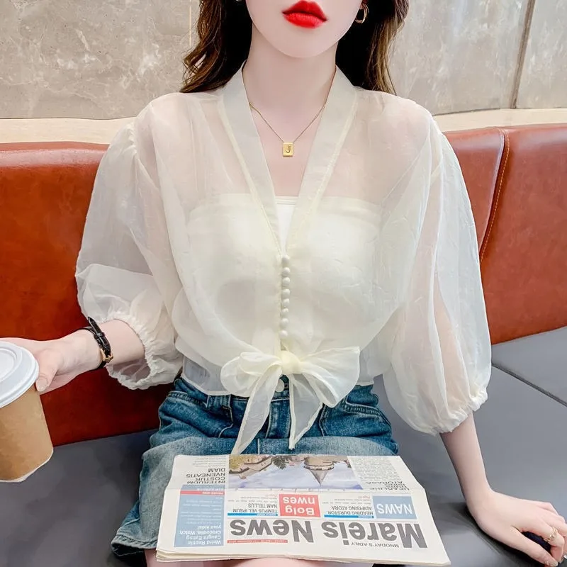 Blusa de chiffon com decote v feminina, manga longa, tudo compatível, fina, à prova de sol, com renda, popular, streetwear monocromático, sexy, moda coreana, verão