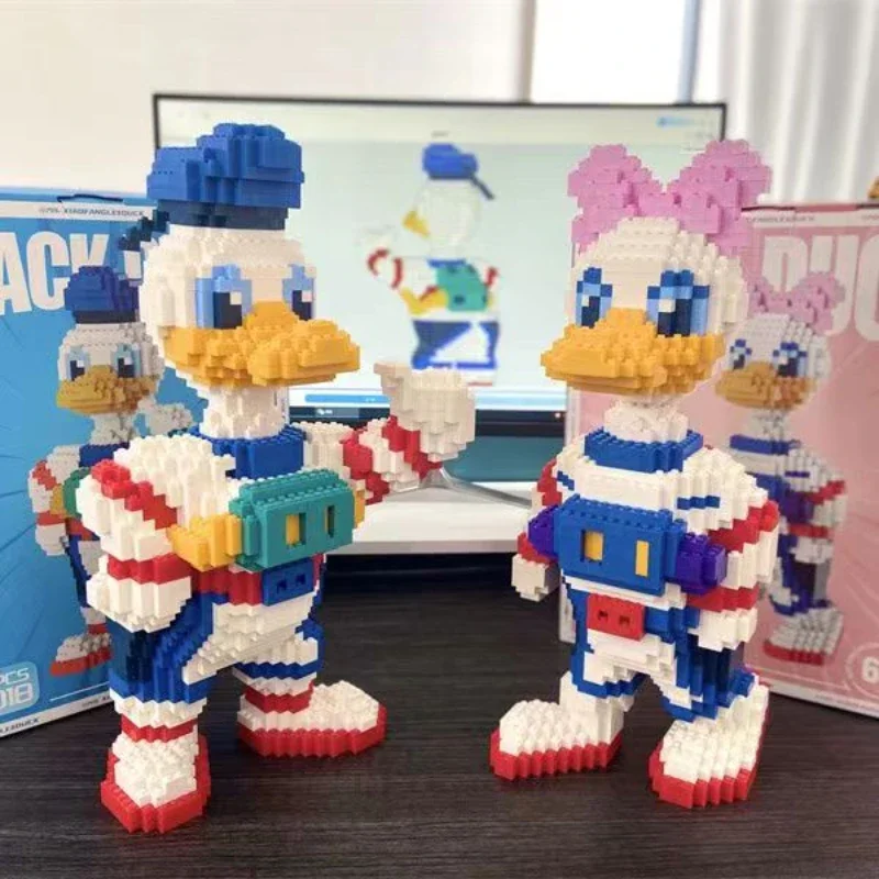 

Disney 36cm Donald Duck Building Block Small Particle Puzzle Assembly Toys Adult High Difficulty Boys and Girls Gift