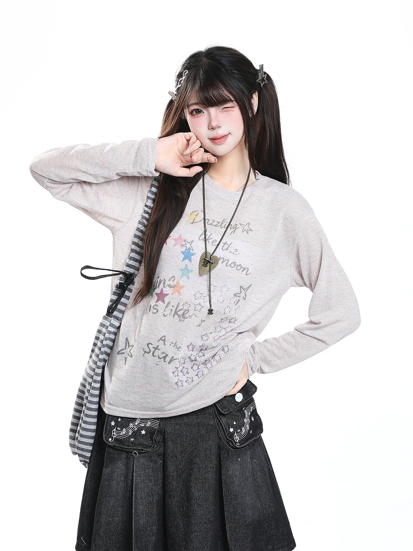 Loose Long Sleeve Women's T-shirt Graffiti  Stars Casual Style Sunscreen Coat Chic Lazy Fashion Autumn Wear