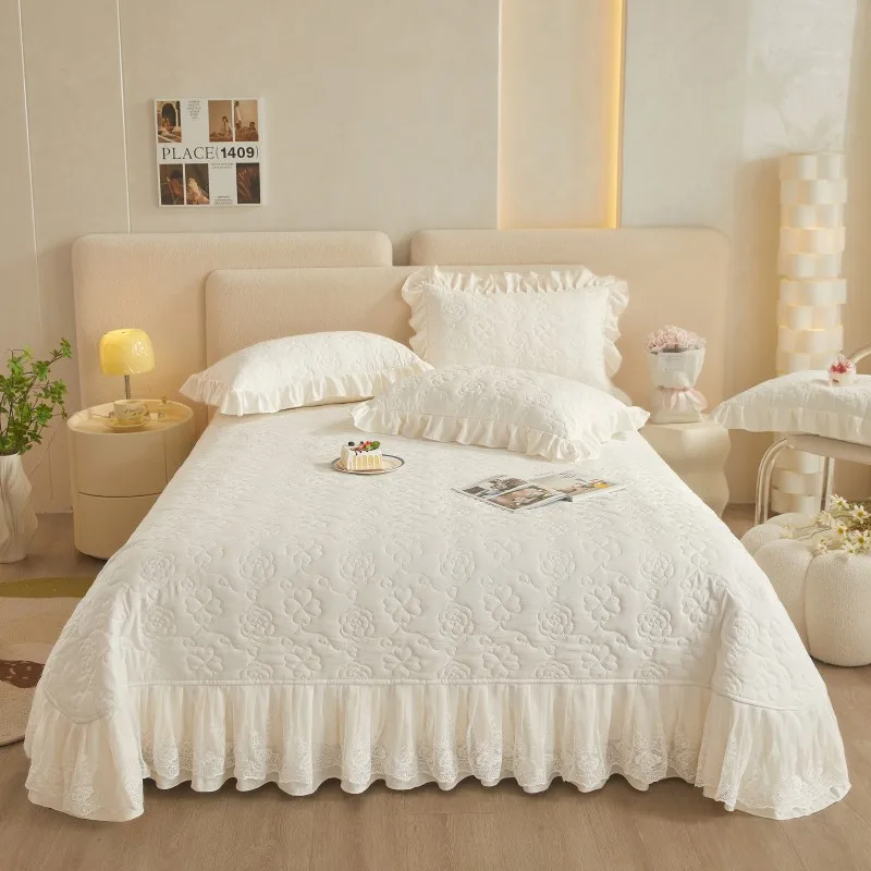 

Floral Embossed White Lace Coverlet Bedspread with 2 Pcs Pillow shams Solid White Full/Queen/King Bed Cover 3Pieces Bedding set