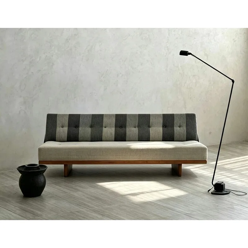 Contrasting solid wood sofa wabi-sabi wind niche living room B & B three-person fabric sofa