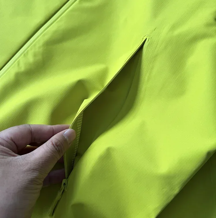 Unisex Windbreaker-Jacke mit Kapuze in Unifarbe – Leichte Reißverschluss-Oberbekleidung für Herbstfahrten und Outdoor-Aktivitäten – Detail 25