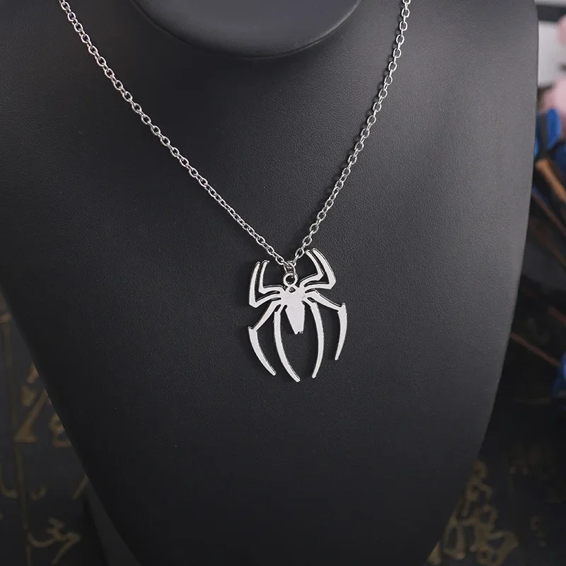 Fashion Spider Halloween Pendants Round Cross Chain Mens Necklaces Silver Color Neck Chain Gothic Couple Streetwear Gifts