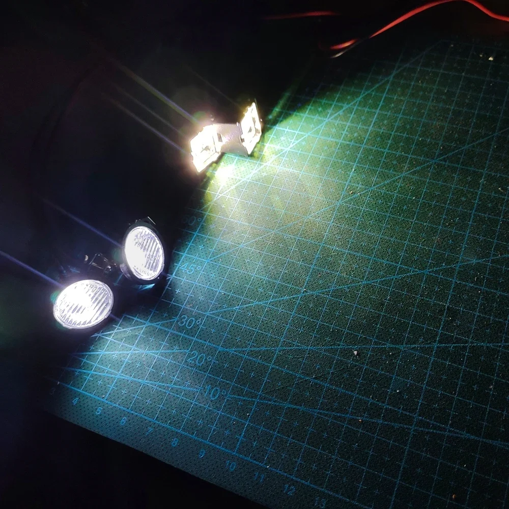 1 Pair RC Model LED Headlights Spotlights For 1/10 RC Crawler Off-road Traxxas TRX4 TRX6 SCX10 90046 RC4WD D90 TF2 RC Truck DIY
