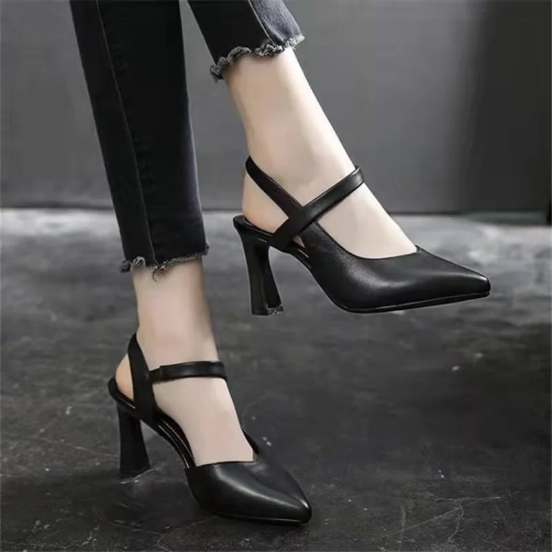 2023 Summer New Soft Leather High Heels for Women with A Thick Heel with A Line with Mother Sandals